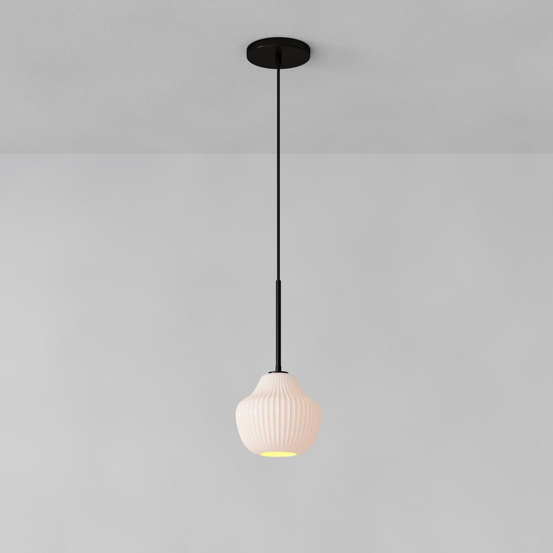 Suspension Rivrona à nervures – Luminaire moderne en verre nervuré avec finition métallique