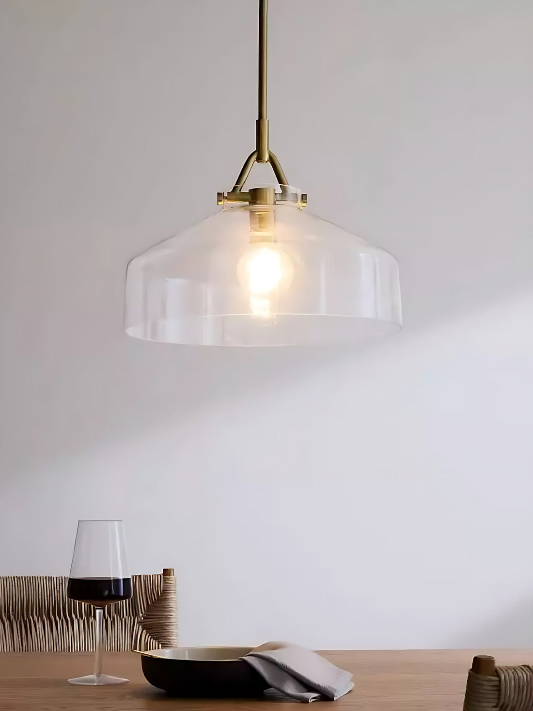 Suspension minimaliste en métal Morandi : un charme doux et subtil