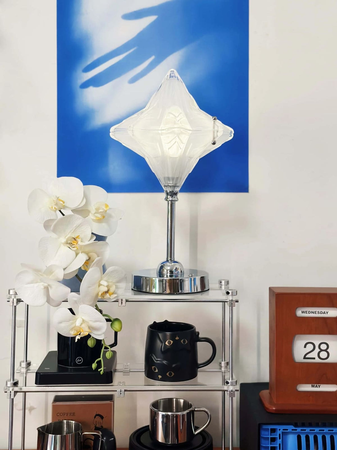 Art Deco Star Table Lamp - Frosted Glass Light for Modern Bedrooms - Astris Lyra