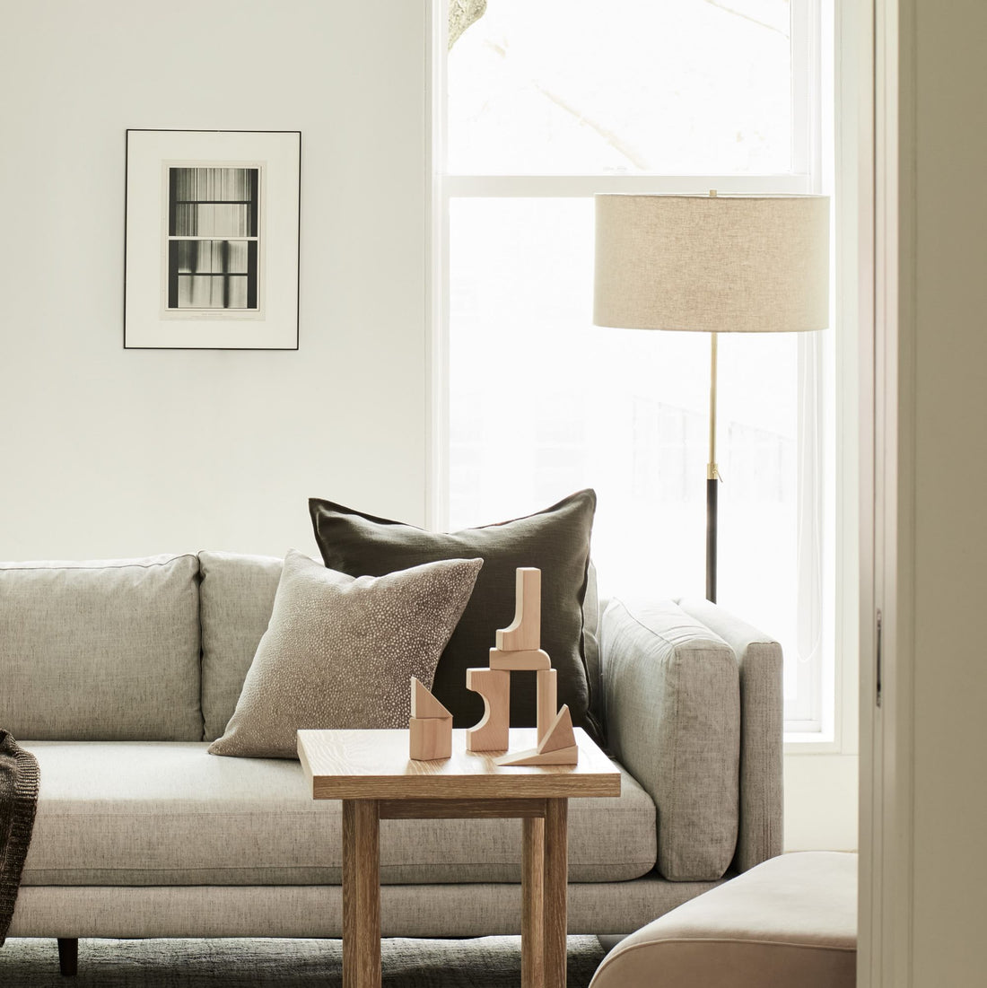 Mavora Linen Floor Lamp - Modern Adjustable Metal Lamp for Living Room