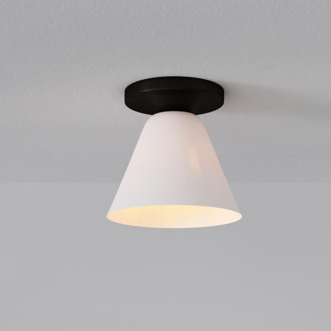 Plafonnier encastré Conica Cone – Plafonnier en verre pour espaces modernes
