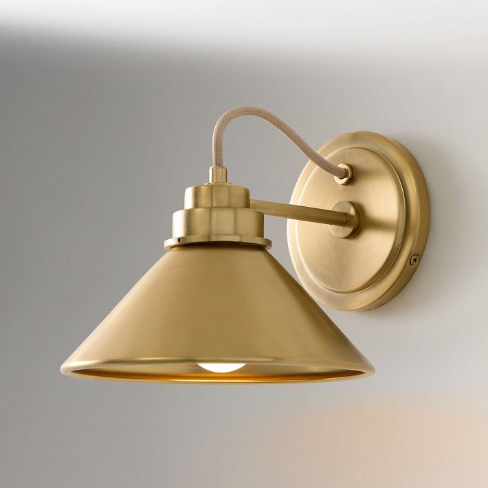Aurenza Sconce – Farmhouse Wall Light with Metal Accents for Cozy Spaces