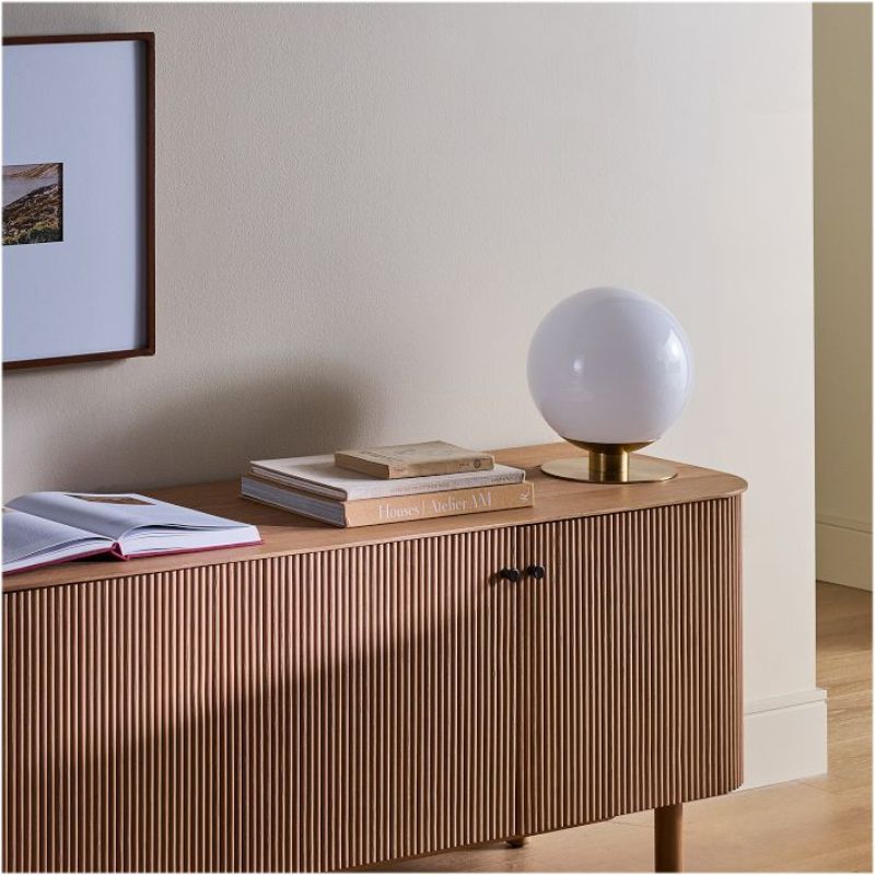 Lampe de table moderne Rivolence - Finition laiton - Abat-jour en verre blanc - Style rétro