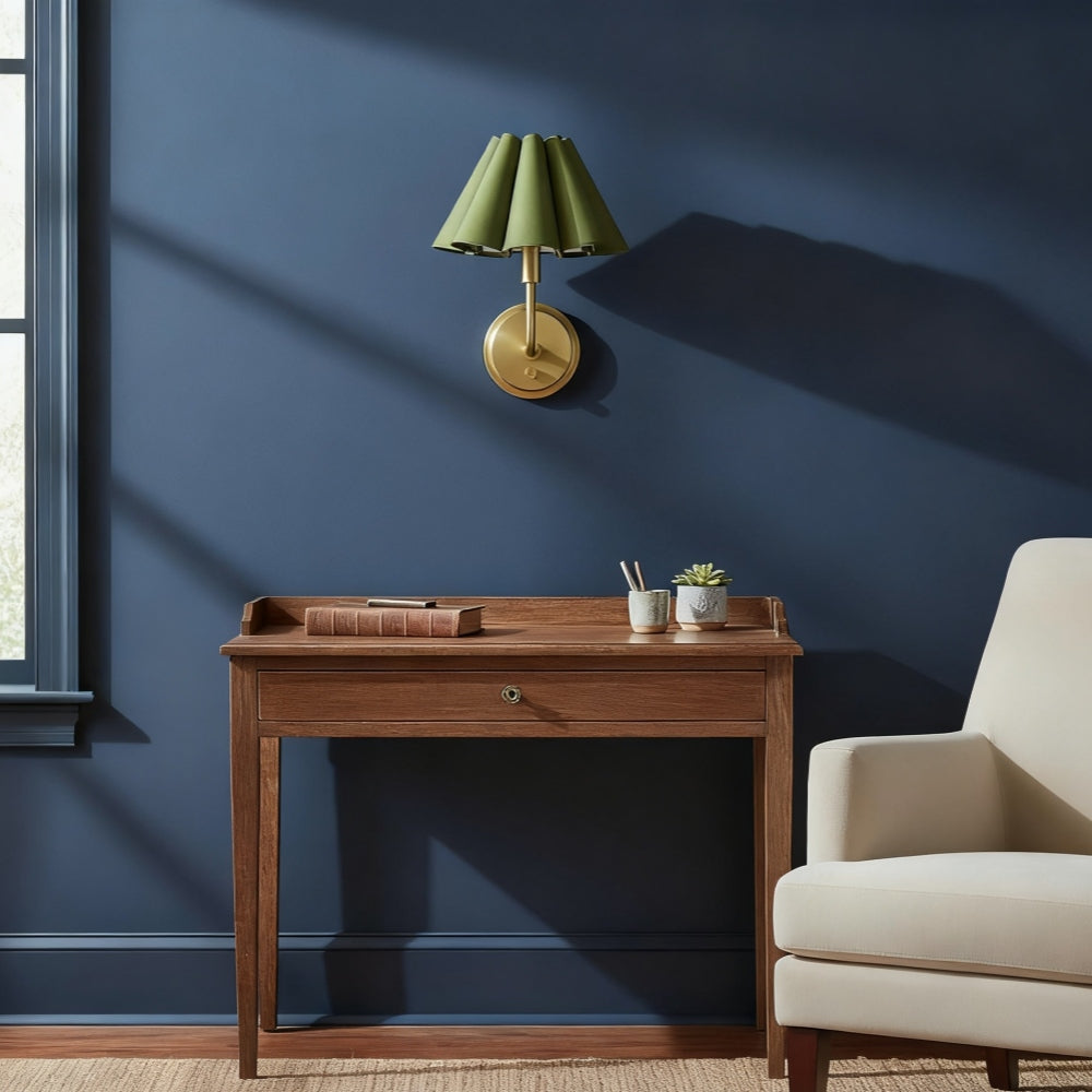 Capirise Metal Wall Sconce - Retro Scalloped Linen Light for Bedroom