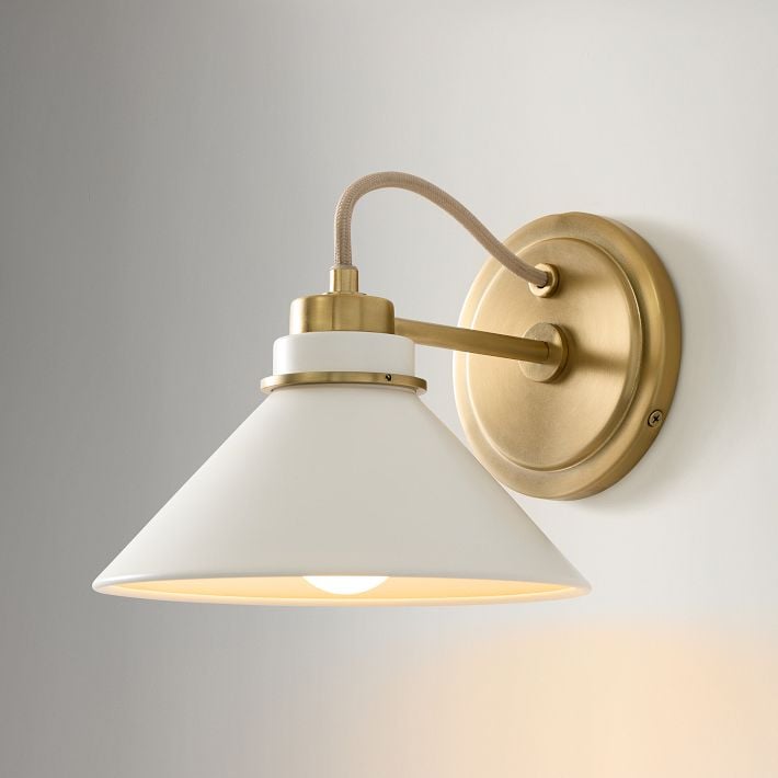 Aurenza Sconce – Farmhouse Wall Light with Metal Accents for Cozy Spaces