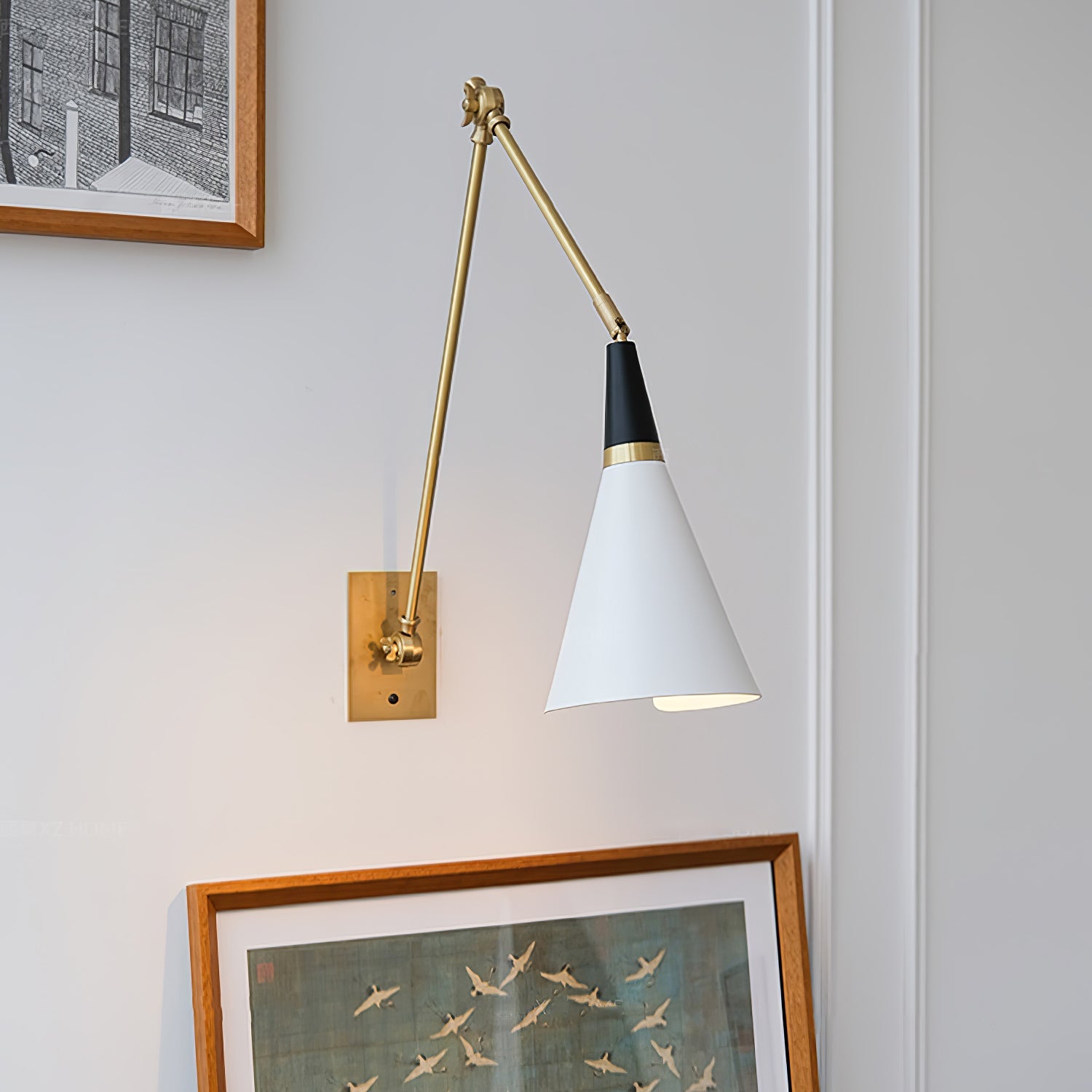Sophisticated Magari Wall Lamp Compatible with Push Switches in White Black Brass