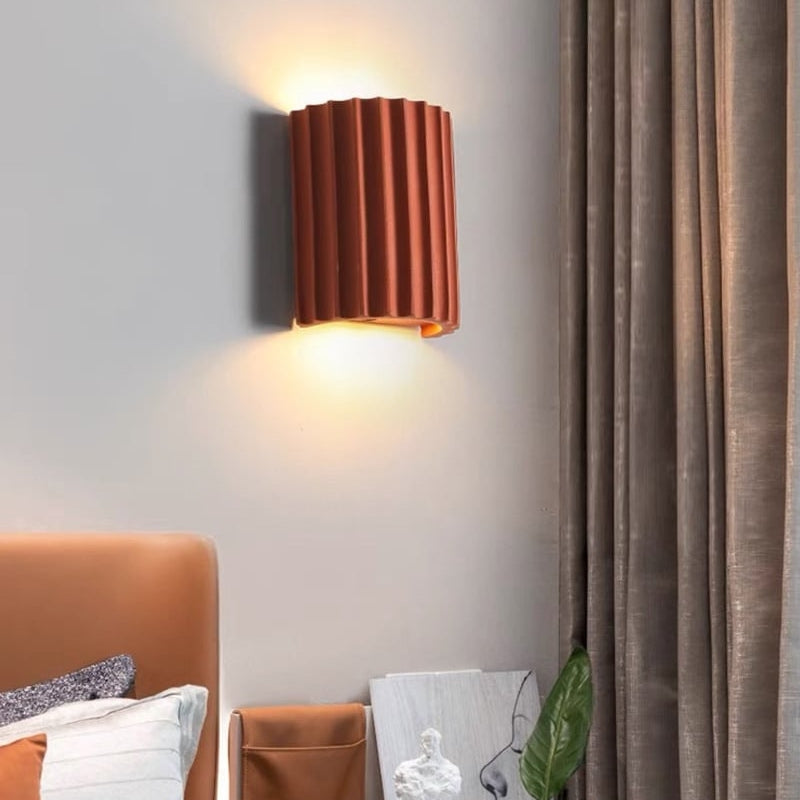 Fluted Ribbed Resin Wall Light – Minimalist Style for Hallway Decor