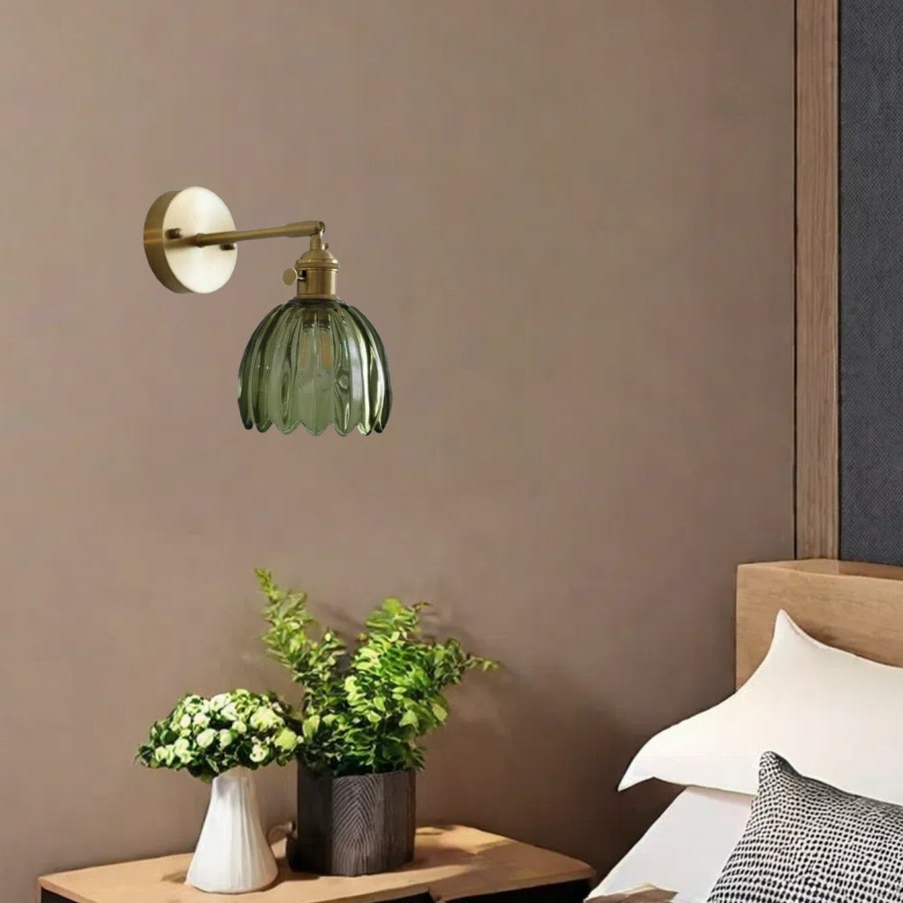 Tulip Wall Sconce – Vintage Glass Flower Light for Elegant Bedrooms