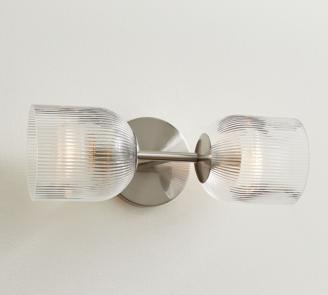 Applique Bravira en verre strié – Applique murale en métal avec abat-jour en verre transparent