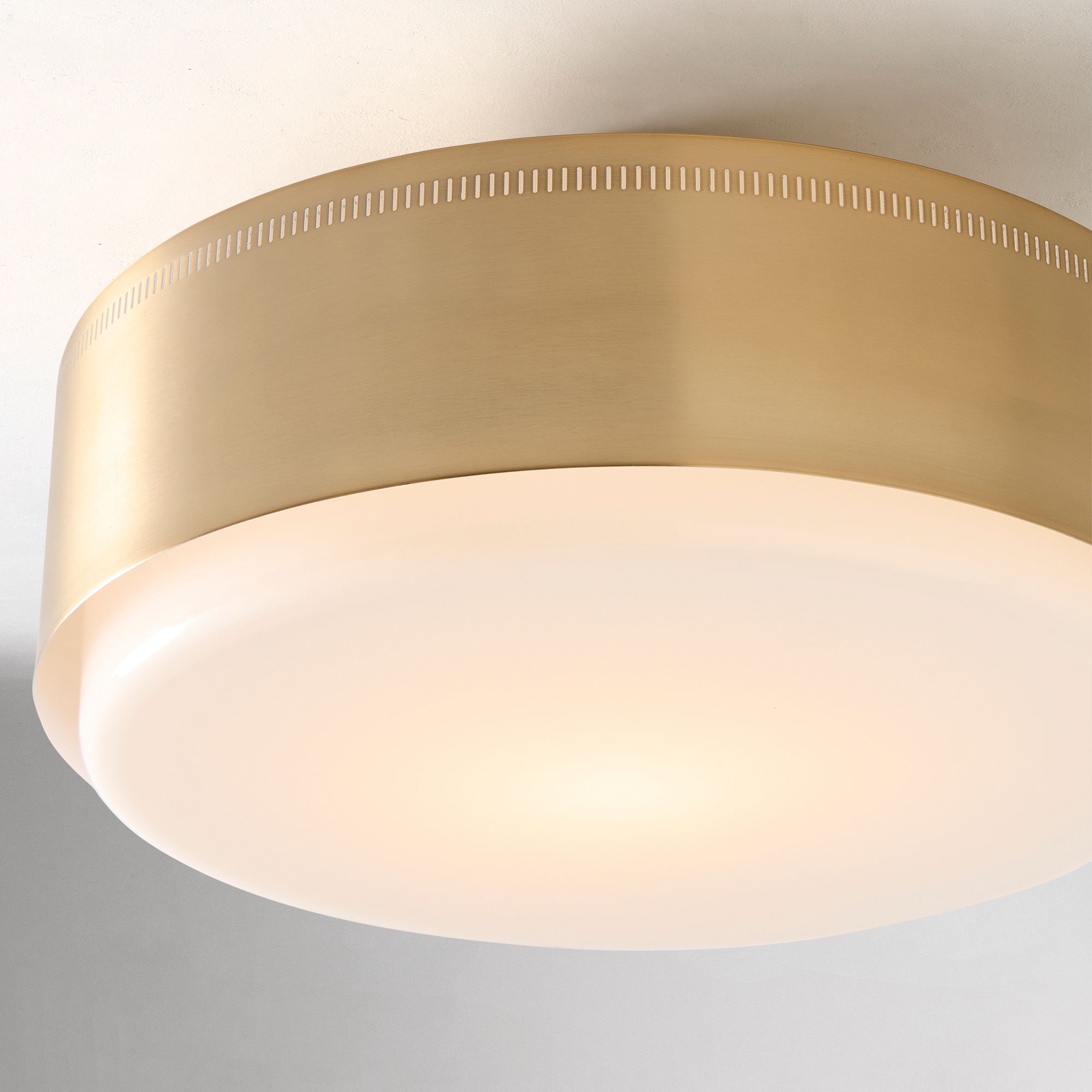 Bolvira Metal Flush Mount - Contemporary Ceiling Light with Subtle Glow