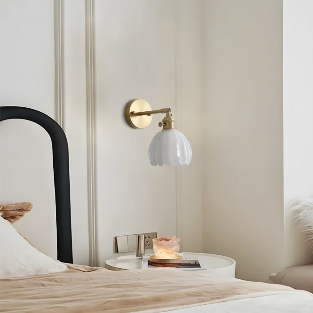 Tulip Wall Sconce – Vintage Glass Flower Light for Elegant Bedrooms