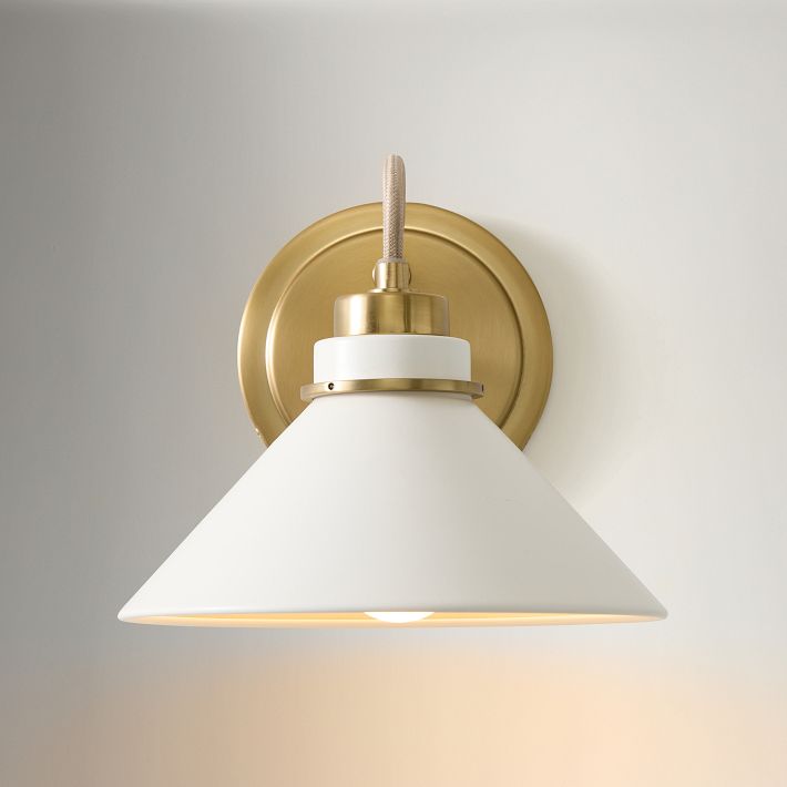Aurenza Sconce – Farmhouse Wall Light with Metal Accents for Cozy Spaces