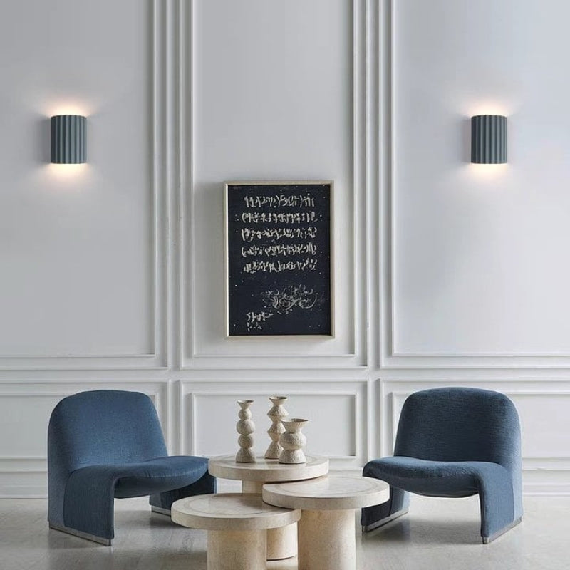 Applique murale en résine cannelée et nervurée – Style minimaliste pour la décoration d'un couloir
