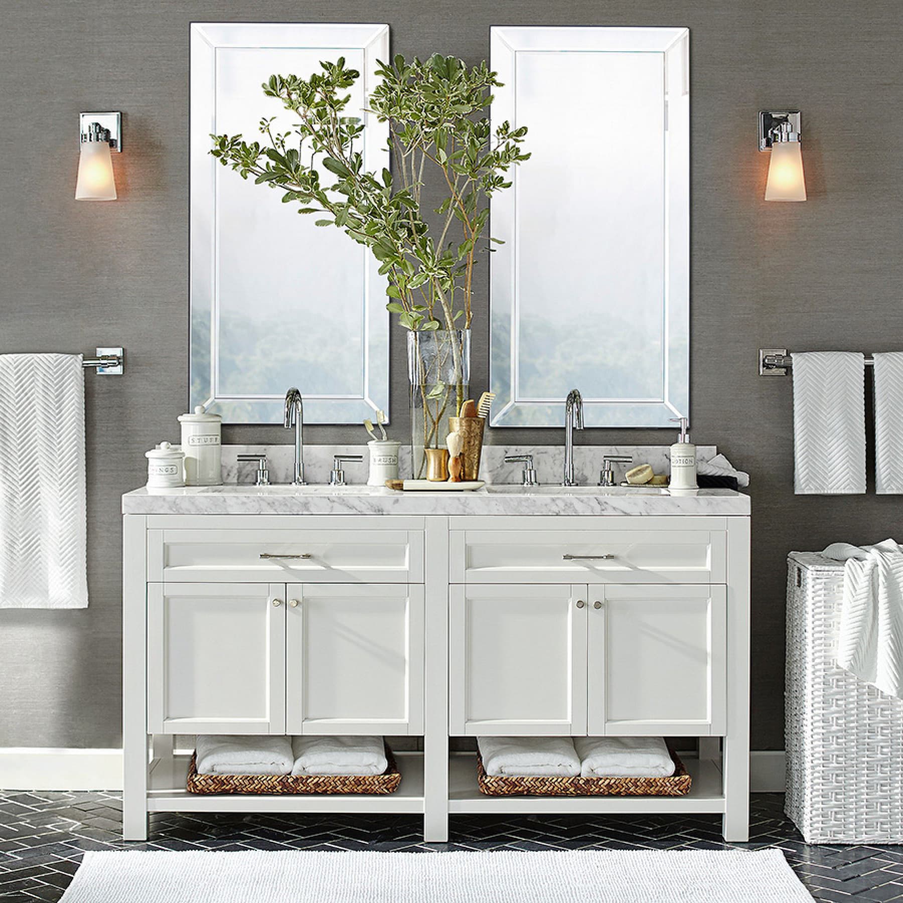 Derlina Wall Sconce Light - Zinc Alloy with Glass Shade in Modern Finishes