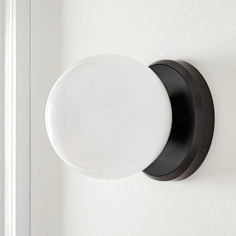 Brelia 1-Light Sconce - Minimalist Wall Light for Modern Home Décor