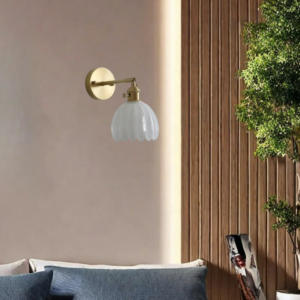 Tulip Wall Sconce – Vintage Glass Flower Light for Elegant Bedrooms