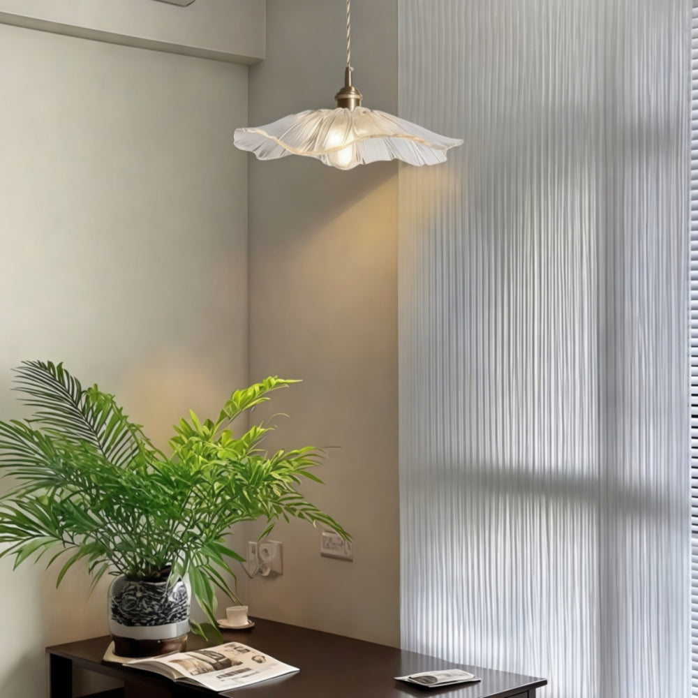 Lotus Pendant Light – Retro Glass Flower Lamp for Elegant Interiors
