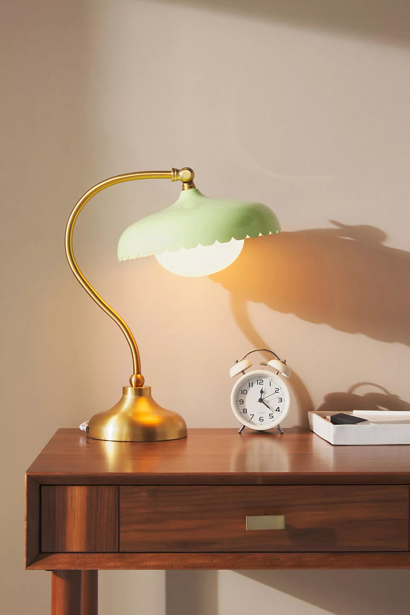 Rayla Scallop Task Lamp – Retro Task Lighting with Style