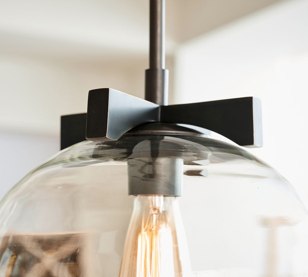 Suspension Auria en métal et laiton – Finition vintage avec abat-jour en verre