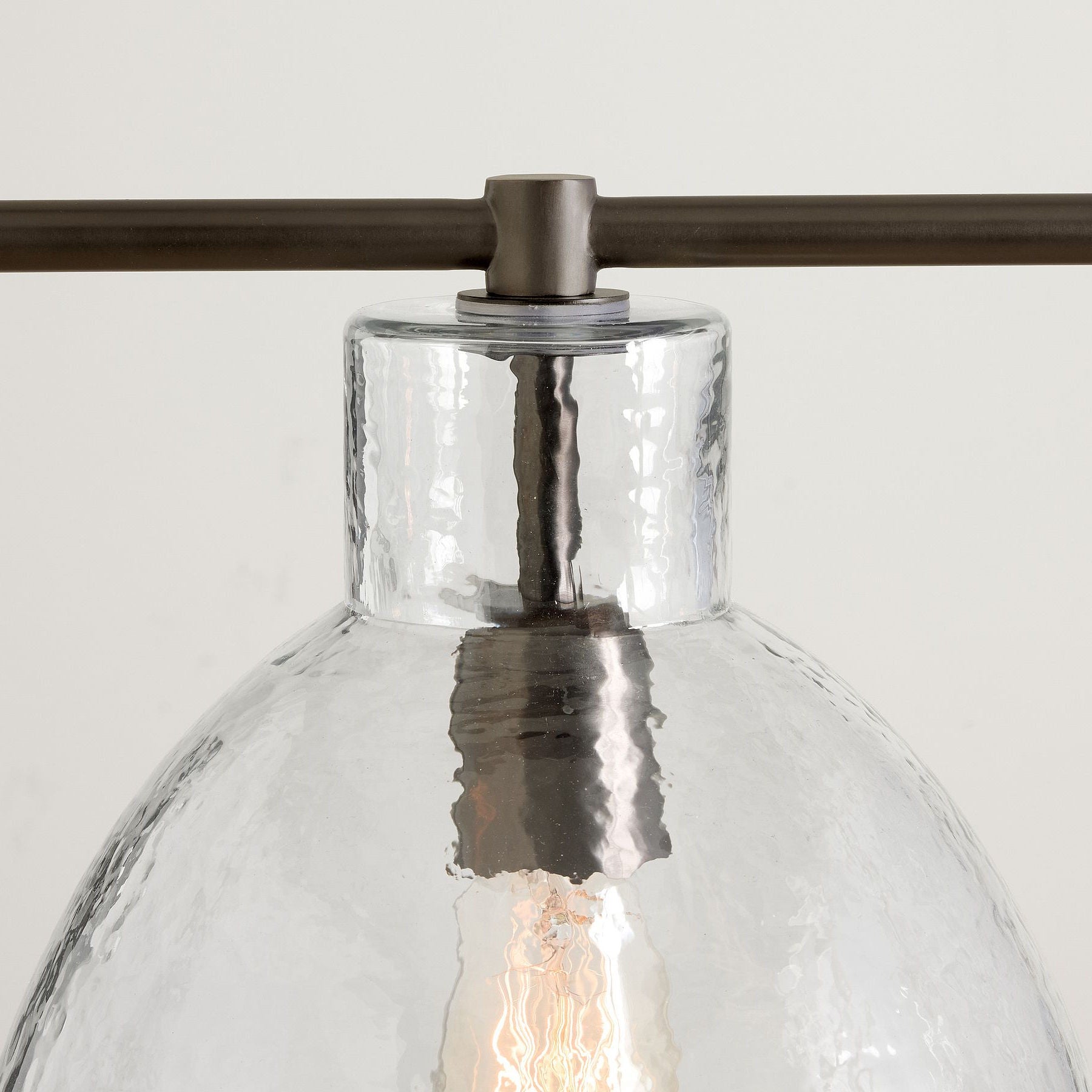 Lustre linéaire en verre recyclé Glavira - Éclairage moderne et élégant