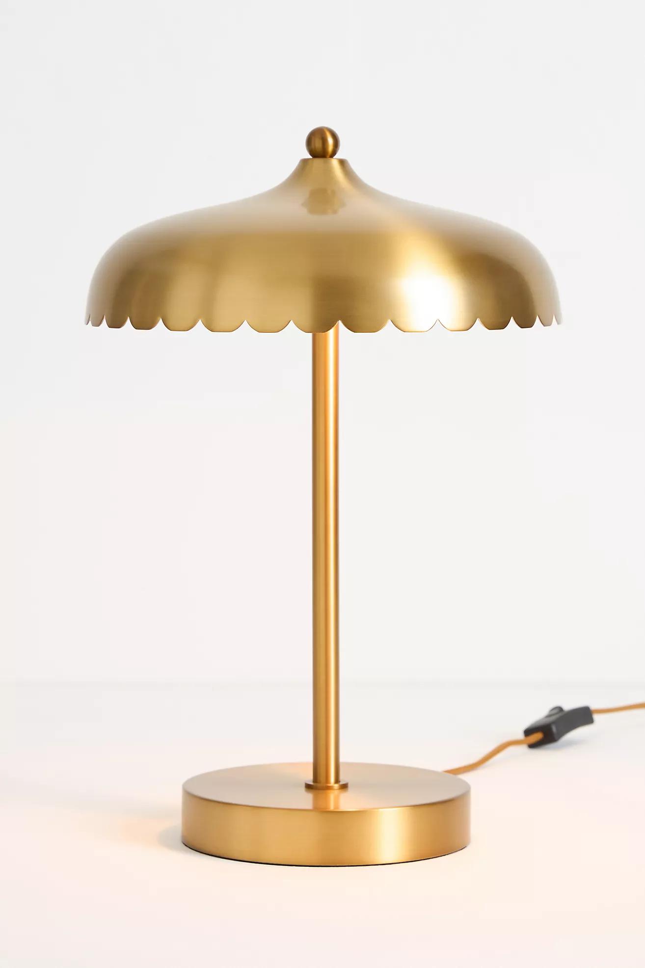Rayla Scallop Task Lamp – Retro Task Lighting with Style