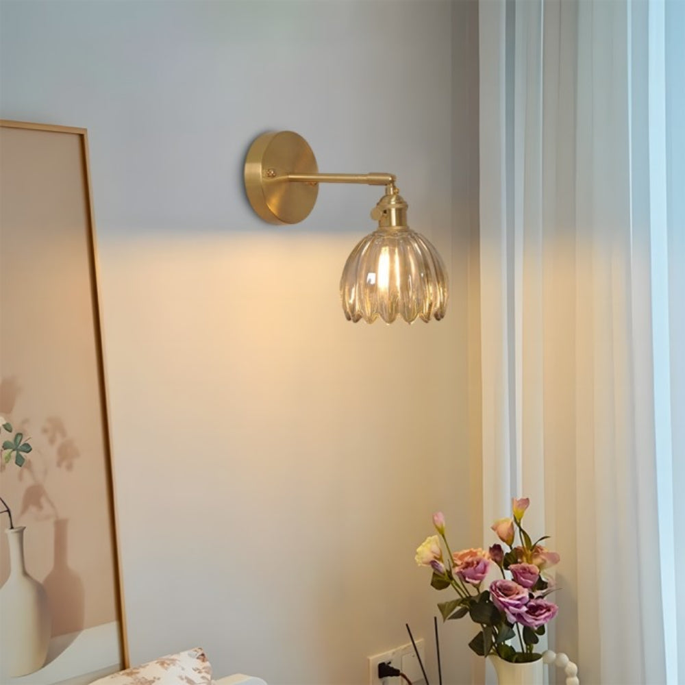 Tulip Wall Sconce – Vintage Glass Flower Light for Elegant Bedrooms