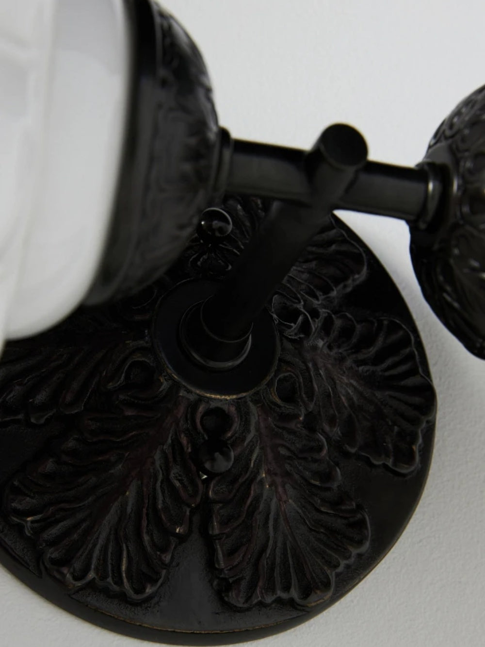 Applique murale lanterne en verre vintage américaine avec détails en métal noir