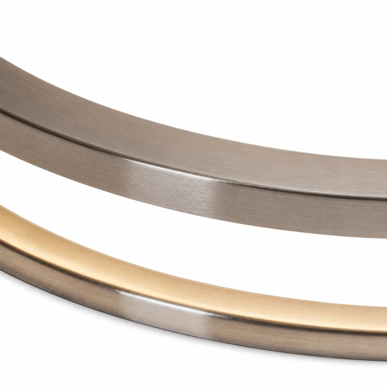 Low-profile ring frame and soft acrylic diffuser detail