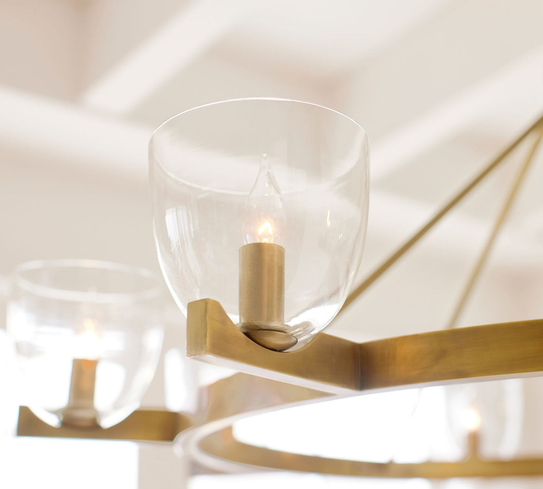 Lustre Auria en verre soufflé à la main et métal - Design contemporain en laiton