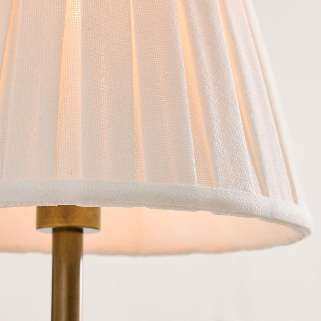 Luvora Pleated Linen Wall Lamp – Vintage Brass Wall Light for Living Rooms