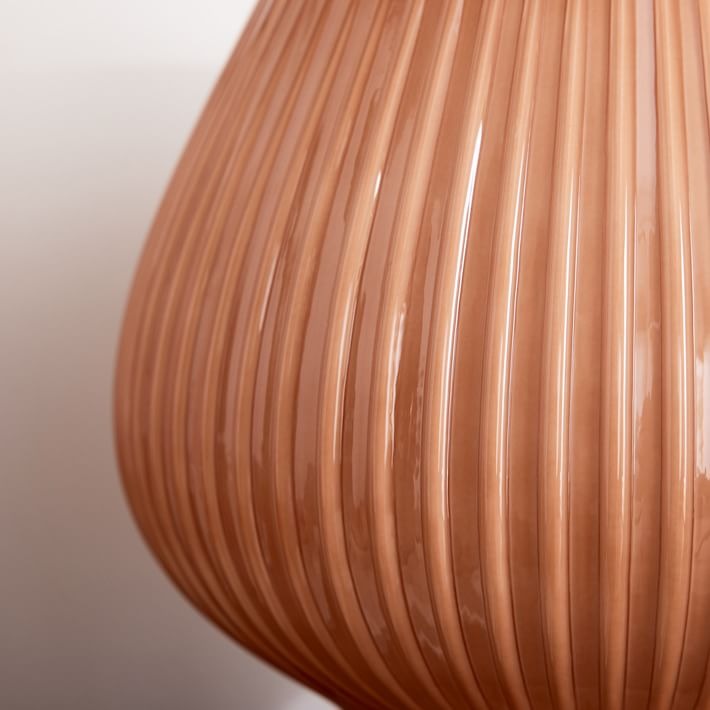 Lampe de table en verre strié Novarise – Éclairage d'appoint en verre texturé