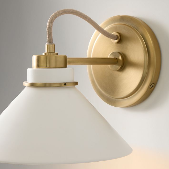 Aurenza Sconce – Farmhouse Wall Light with Metal Accents for Cozy Spaces