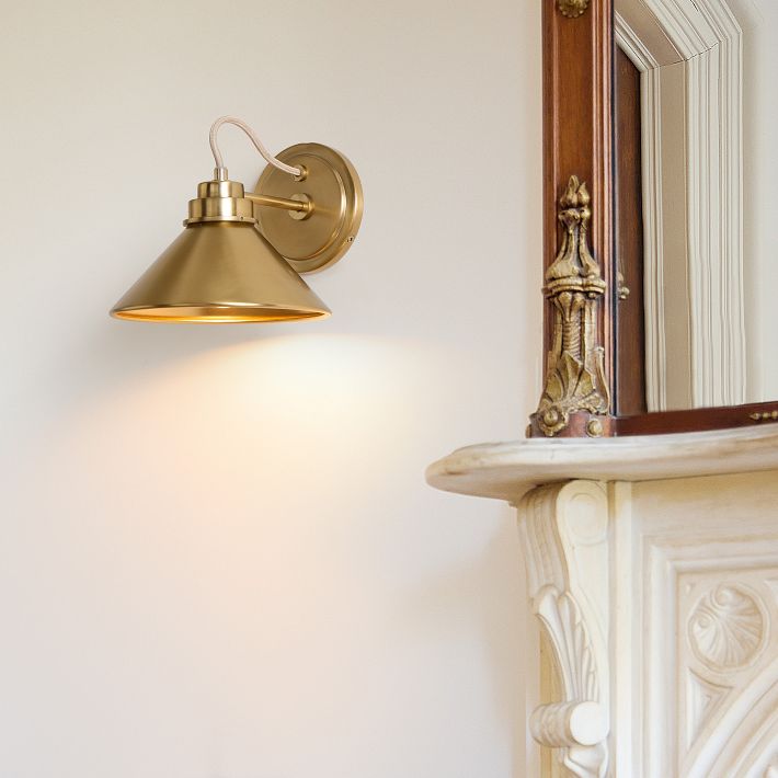 Aurenza Sconce – Farmhouse Wall Light with Metal Accents for Cozy Spaces