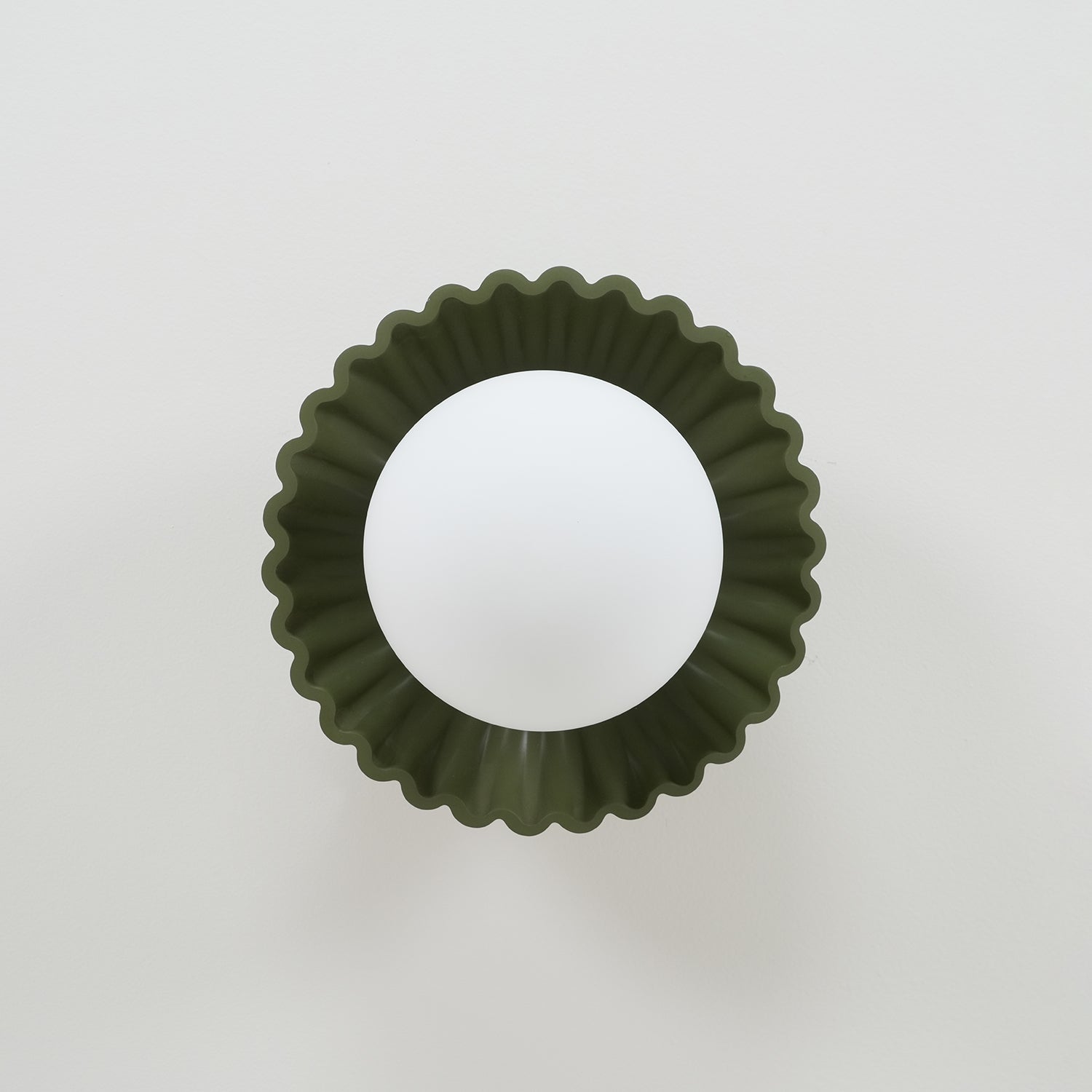 Classy Alien Cream Style Ceiling Light with Classic Round Shape