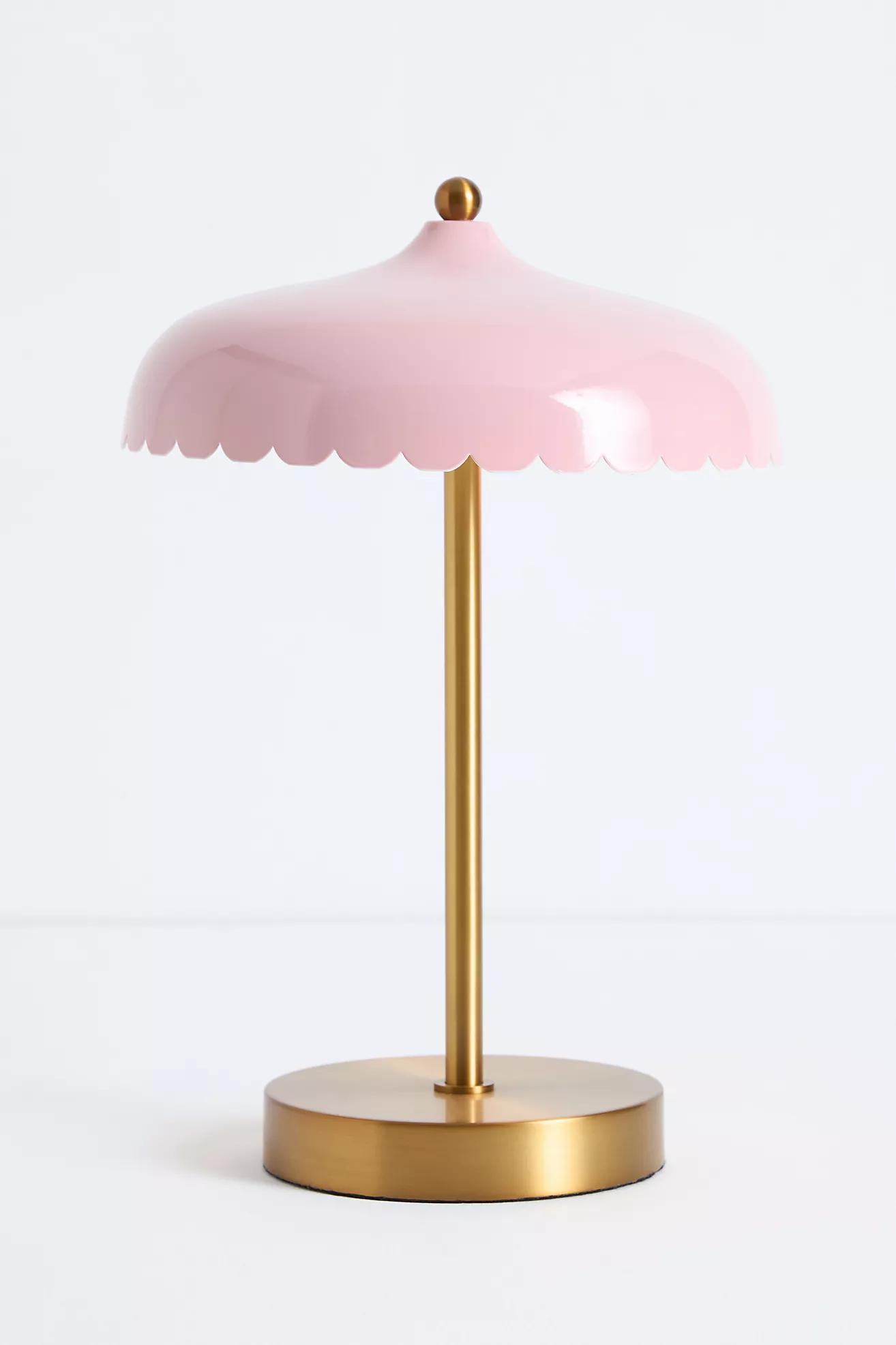 Rayla Scallop Task Lamp – Retro Task Lighting with Style
