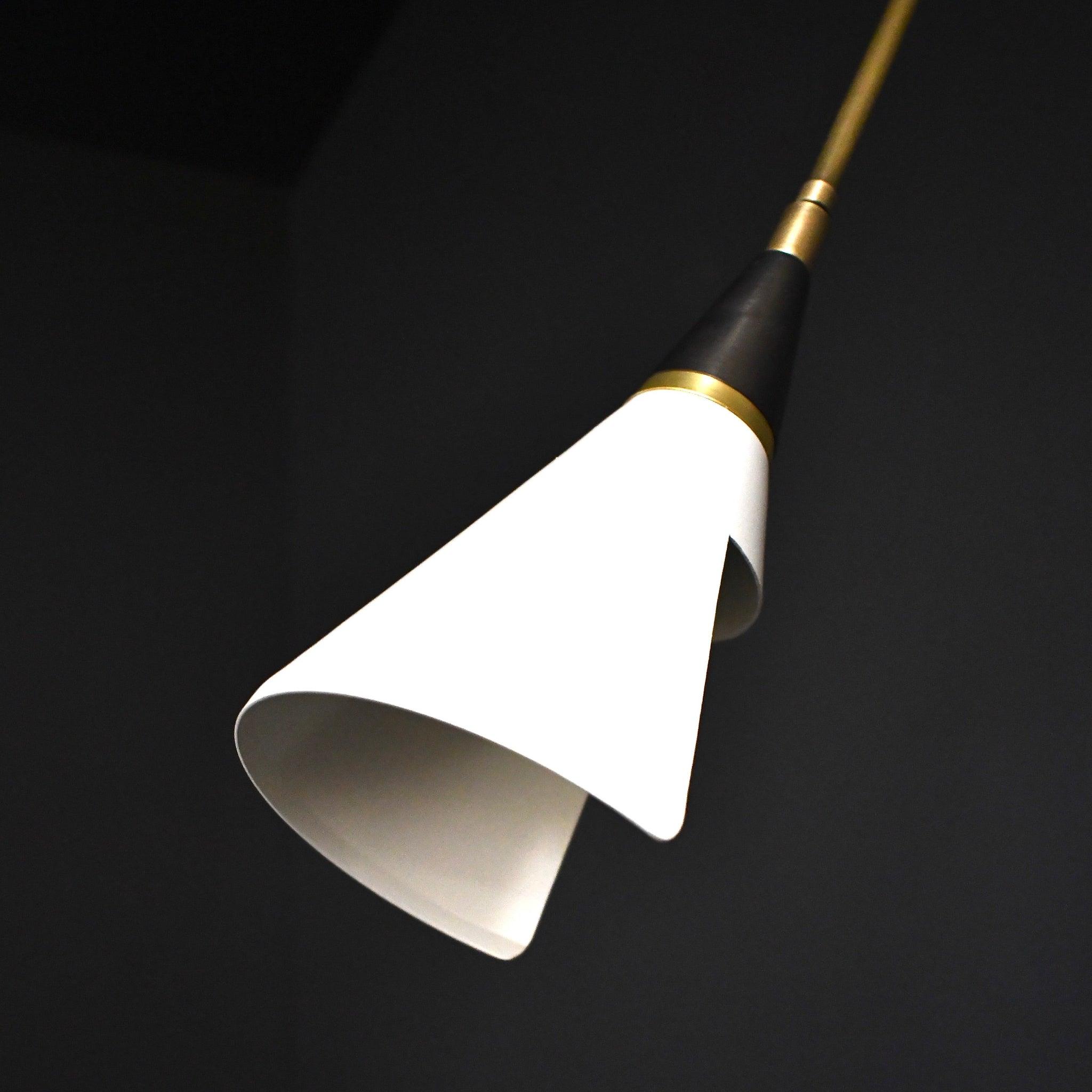 Sophisticated Magari Wall Lamp Compatible with Push Switches in White Black Brass