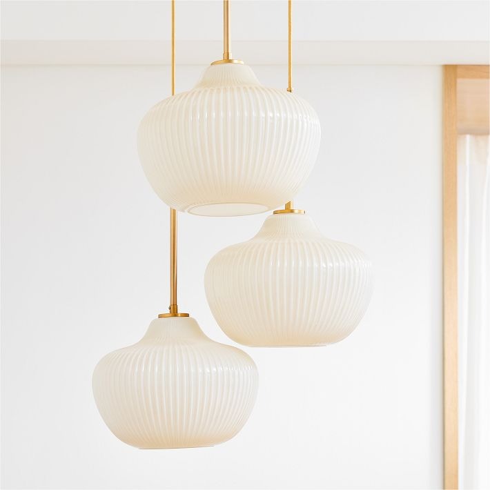 Lustre Rivrona en verre strié à 3 lumières : un éclairage sculptural et moderne pour la maison