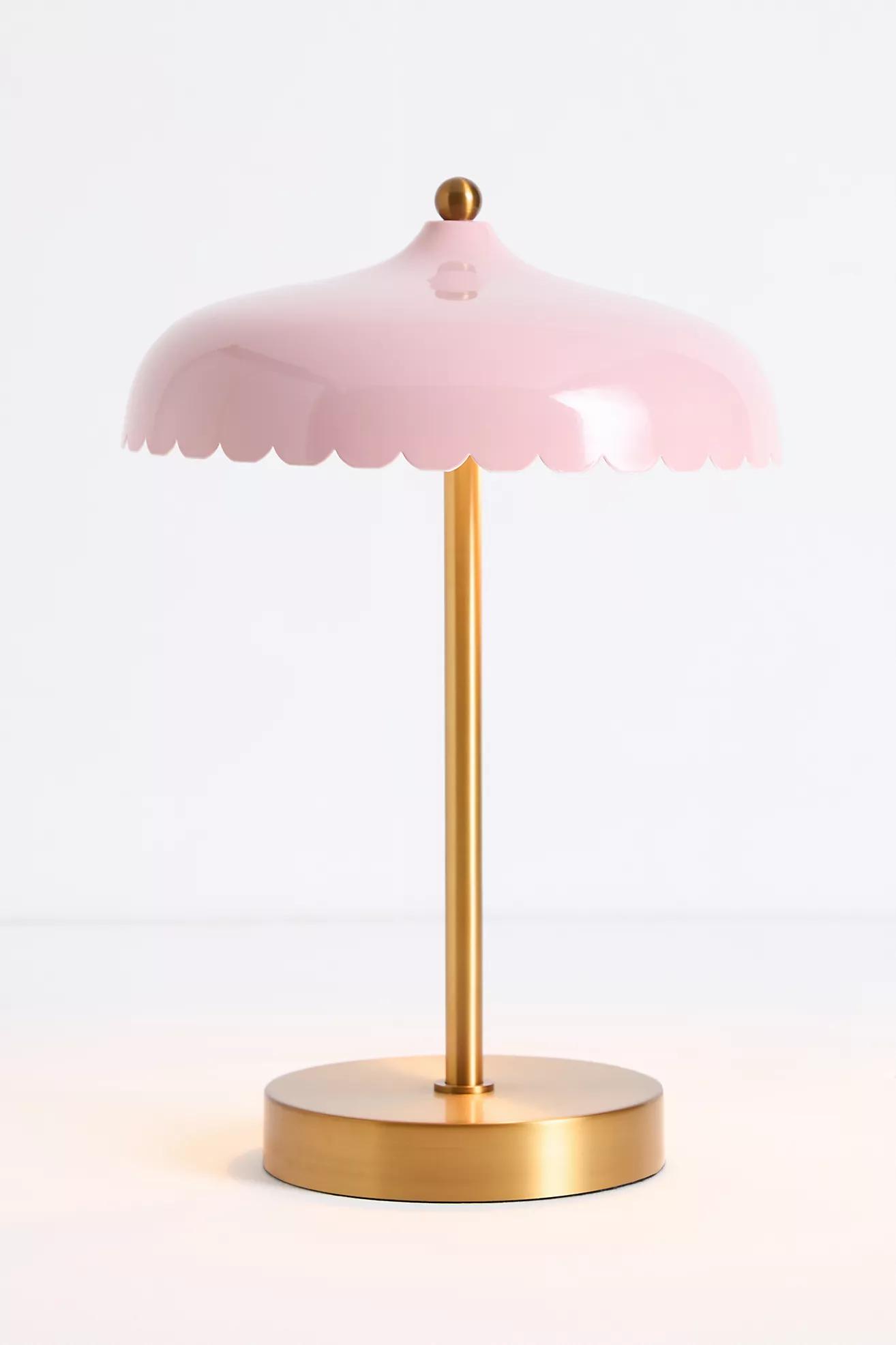 Rayla Scallop Task Lamp – Retro Task Lighting with Style