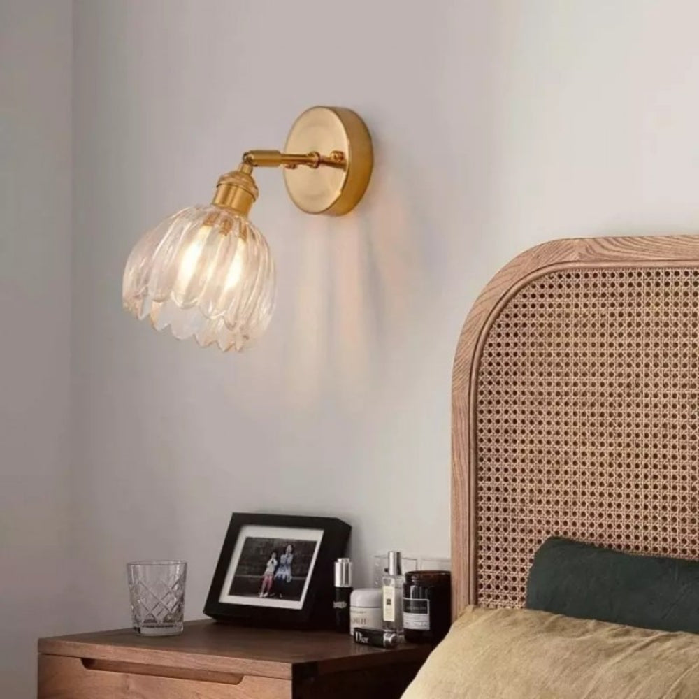 Tulip Wall Sconce – Vintage Glass Flower Light for Elegant Bedrooms