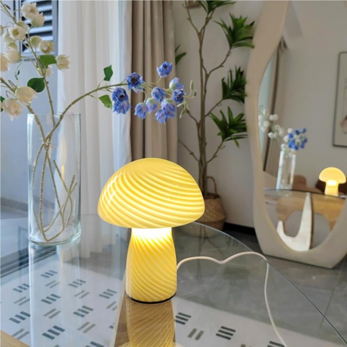 Lampe de table Mushroom – Lampe design en verre rayé pour espaces cosy