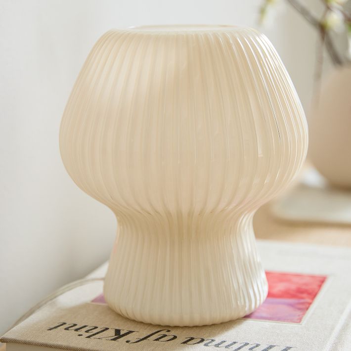 Lampe de table en verre strié Novarise – Éclairage d'appoint en verre texturé