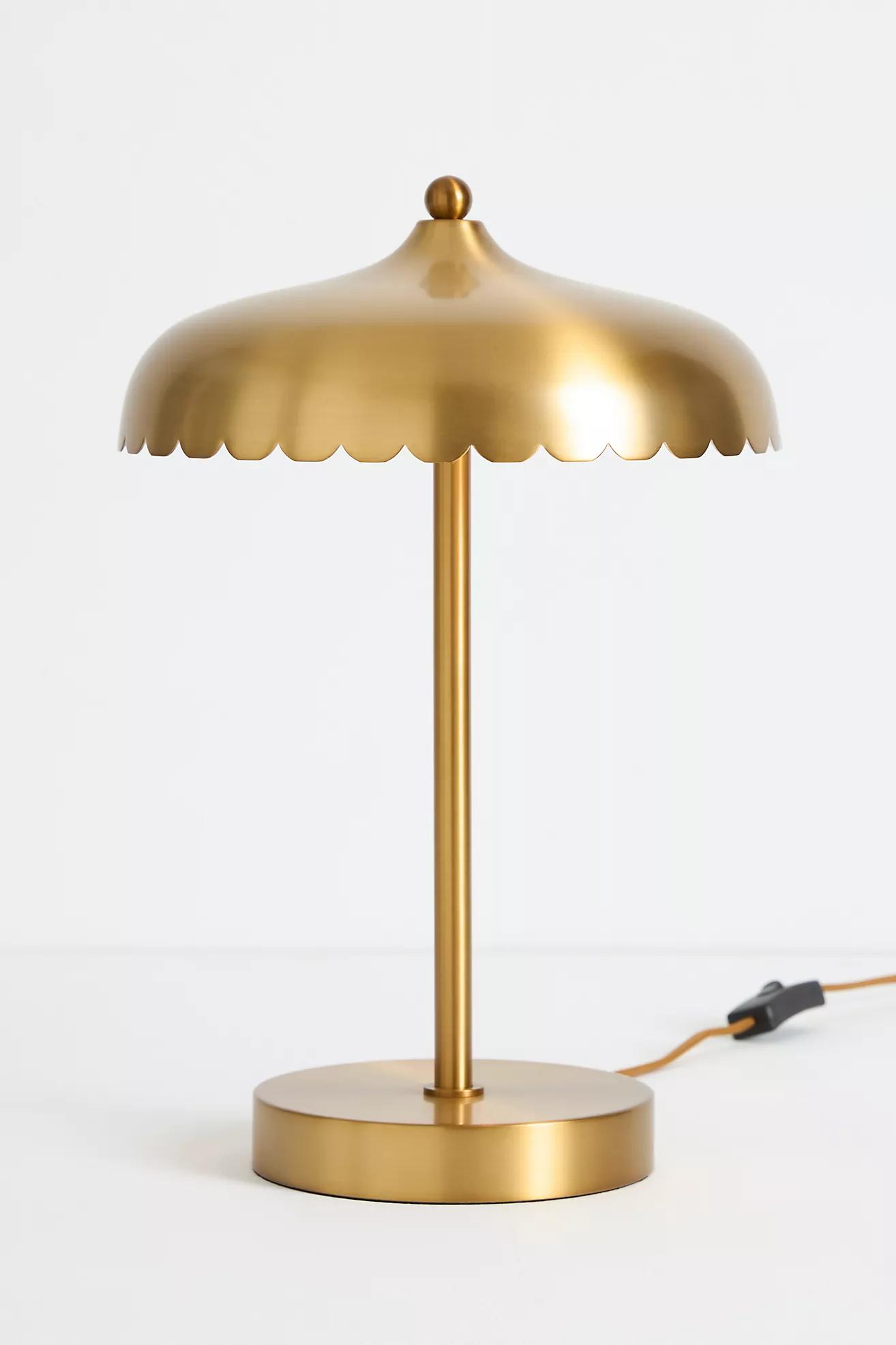 Rayla Scallop Task Lamp – Retro Task Lighting with Style