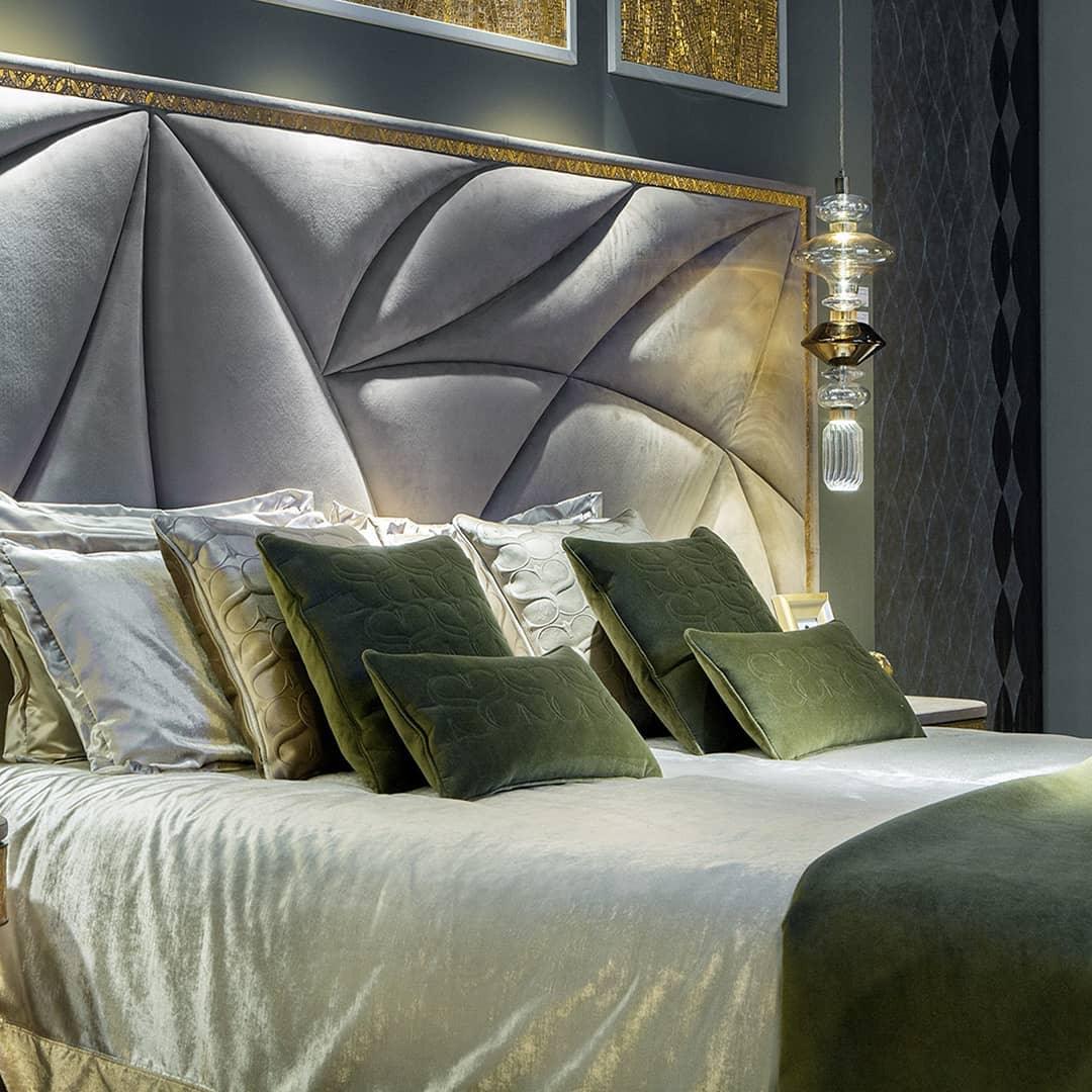 Sleek Hanging Light - Iron Metal Glass Gold Clear Hardwired Atmosphere