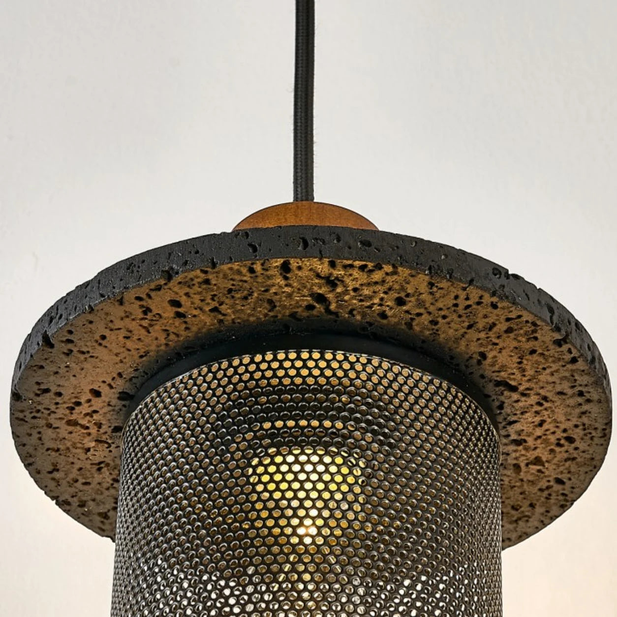 Close detail of the woven shade rim texture