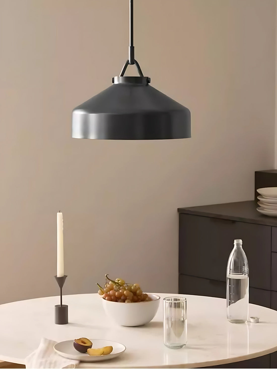 Suspension minimaliste en métal Morandi : un charme doux et subtil