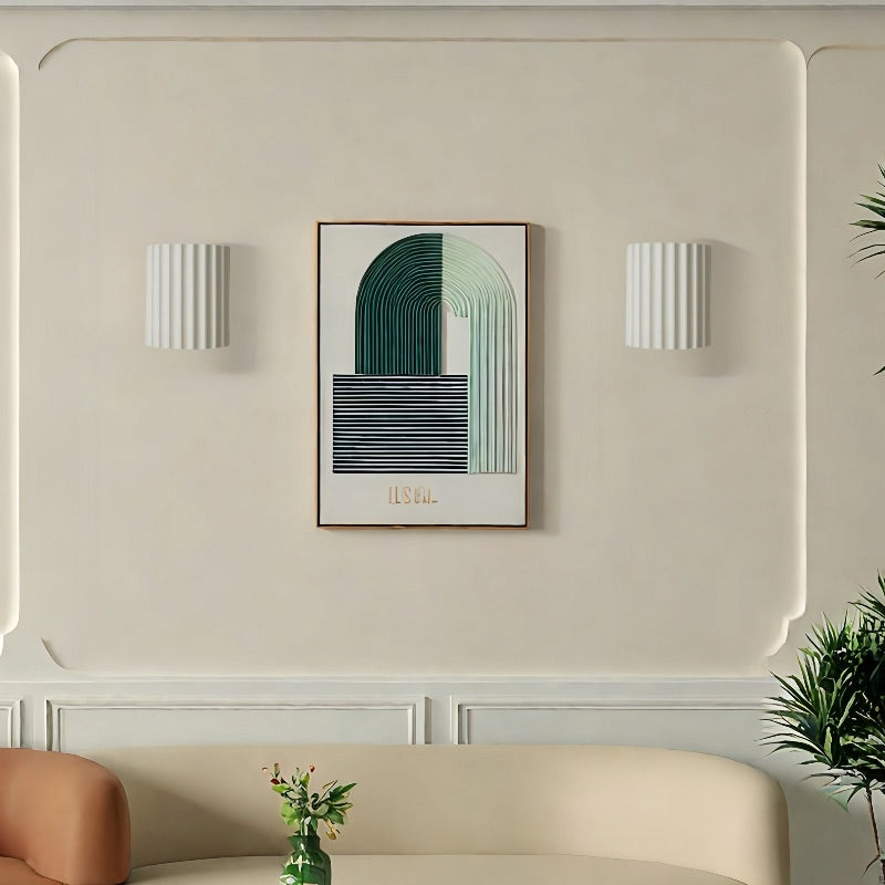 Applique murale en résine cannelée et nervurée – Style minimaliste pour la décoration d'un couloir