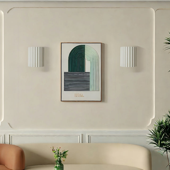 Applique murale en résine cannelée et nervurée – Style minimaliste pour la décoration d'un couloir