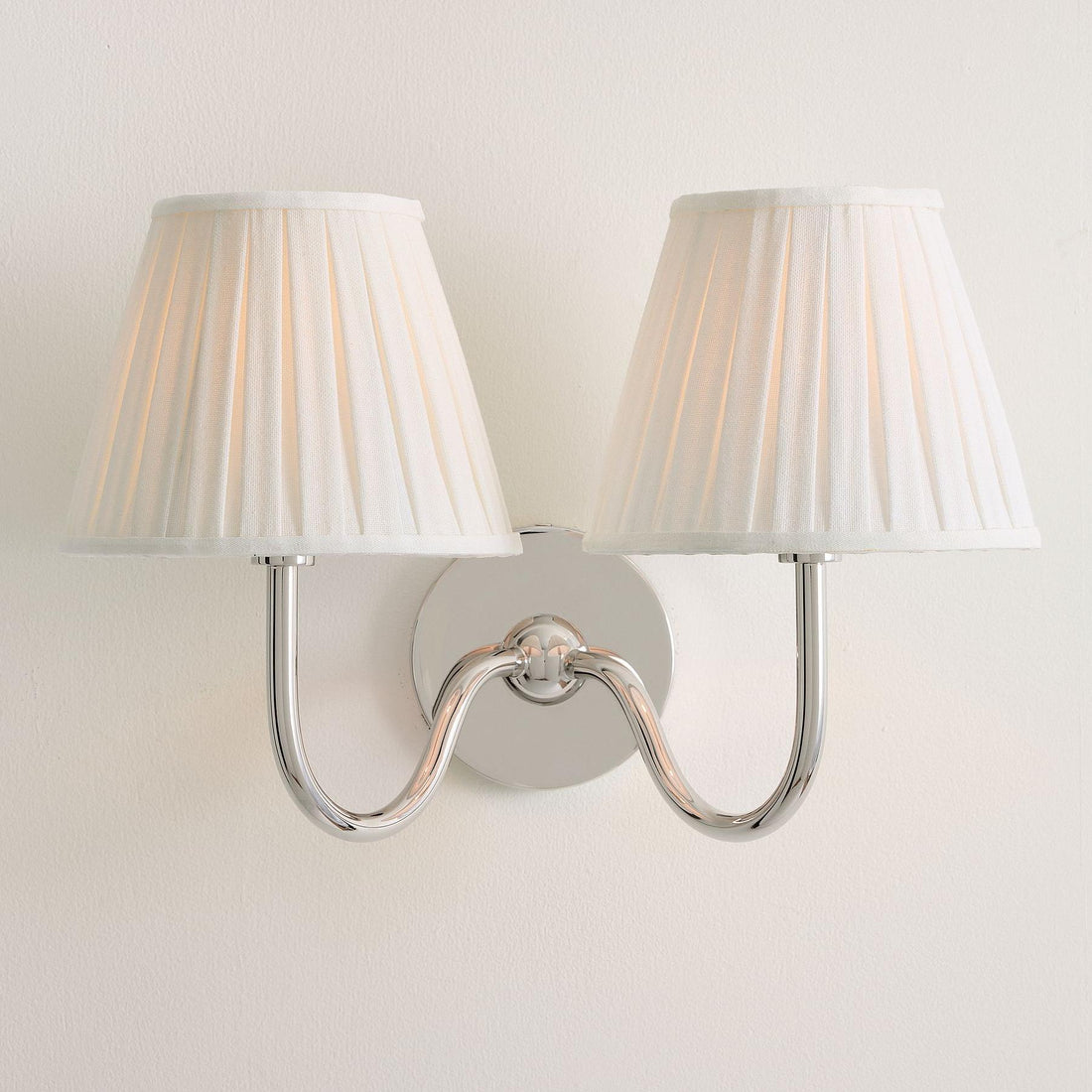 Luvora Pleated Linen Wall Lamp – Vintage Brass Wall Light for Living Rooms