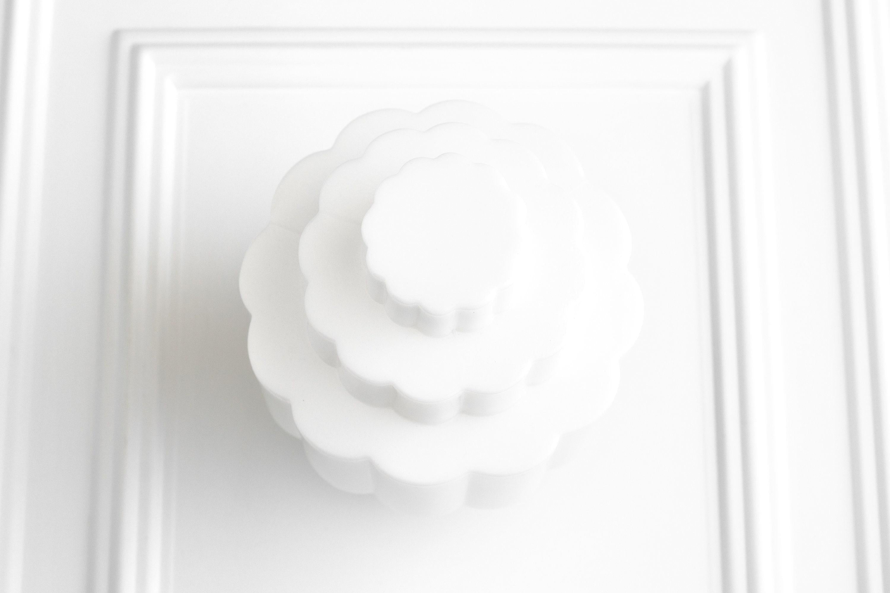 Geotower Glass Brass Ceiling Light – Art Deco Ribbed Globe Flush Mount