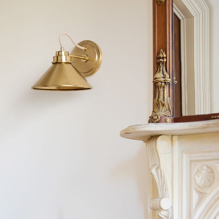 Aurenza Sconce – Farmhouse Wall Light with Metal Accents for Cozy Spaces